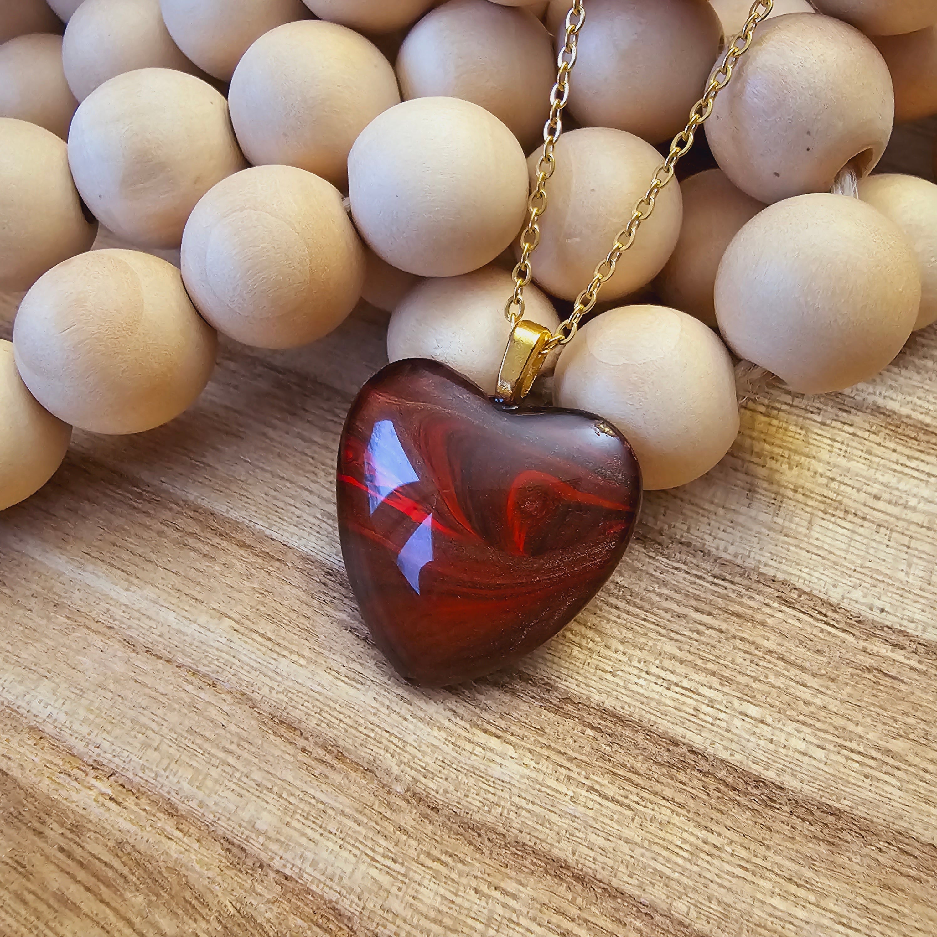 "Tinto" heart pendant