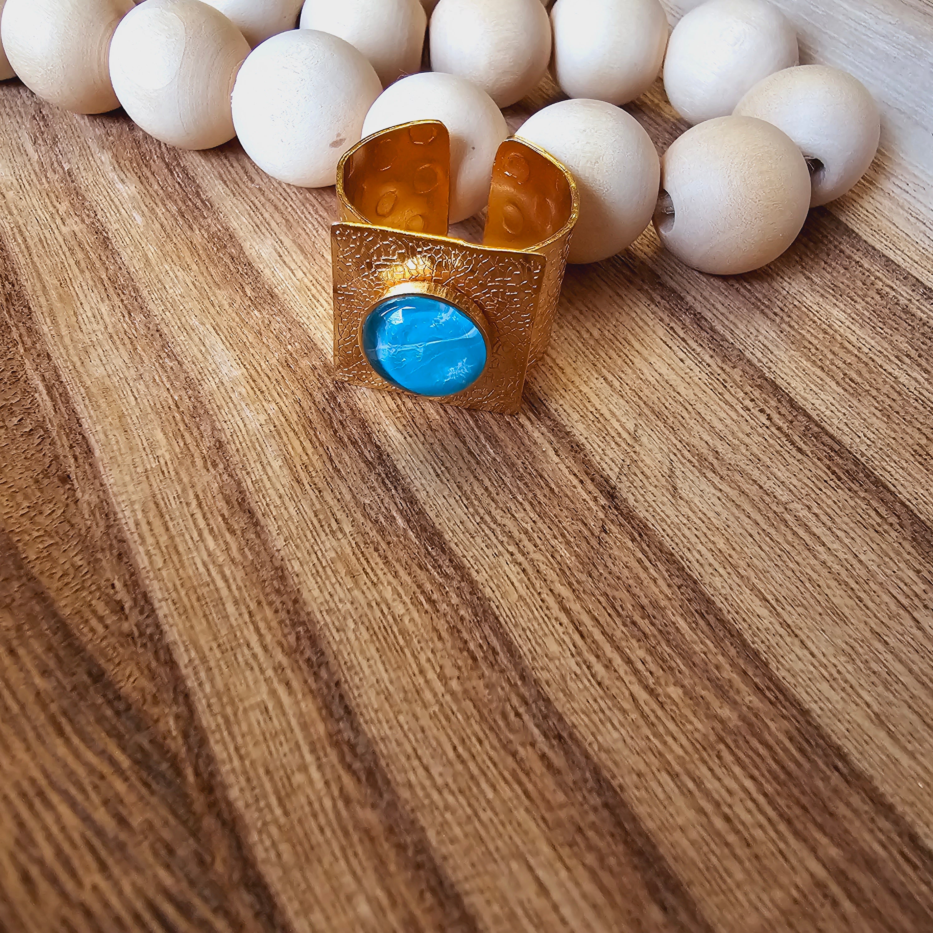 "Aqua" ring