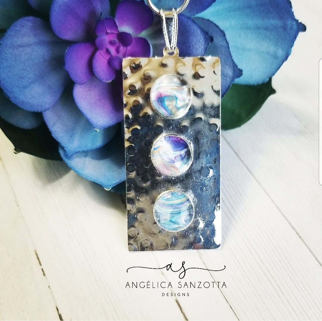 "Relax" pendant