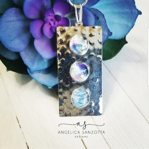 "Relax" pendant