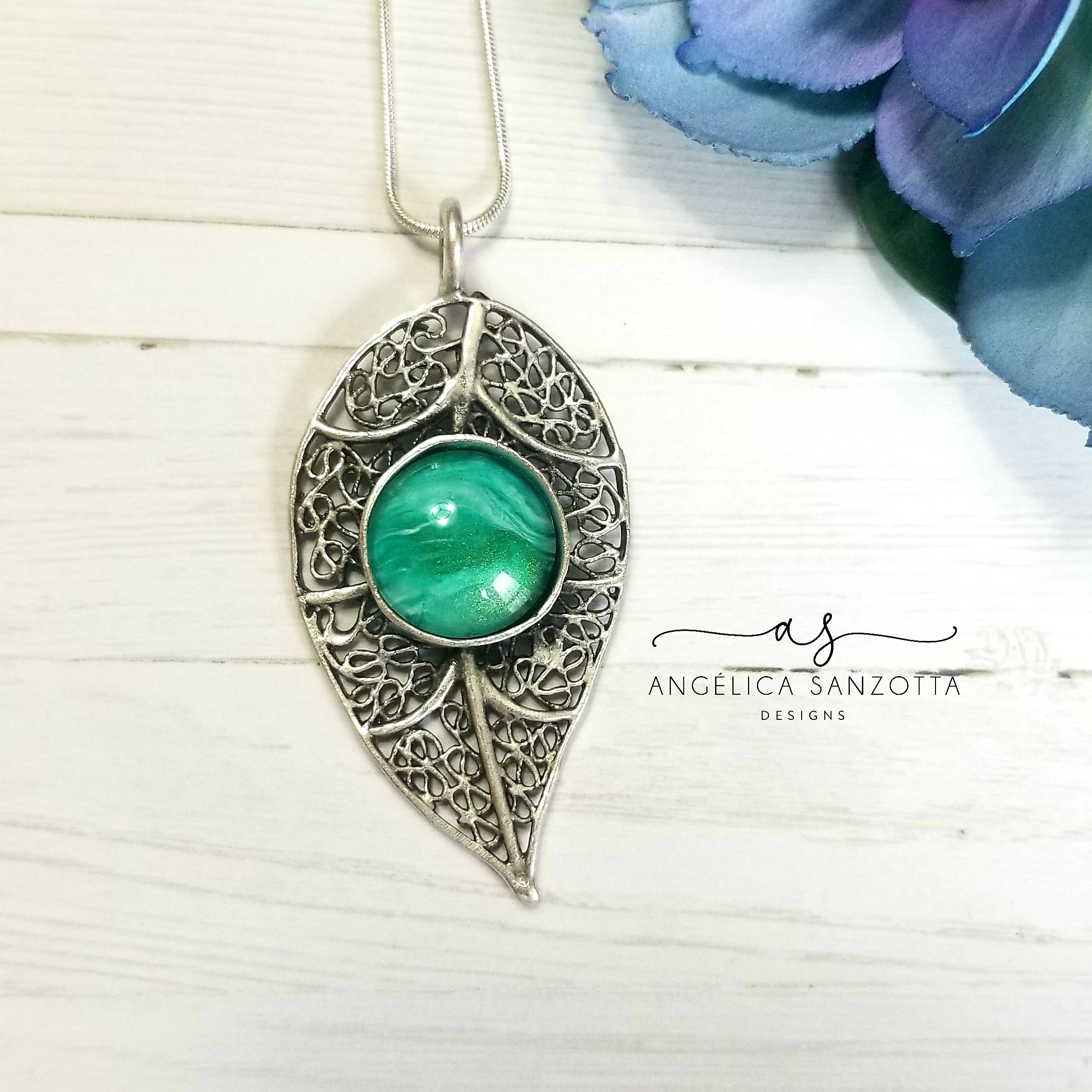 "Scotland" feather pendant