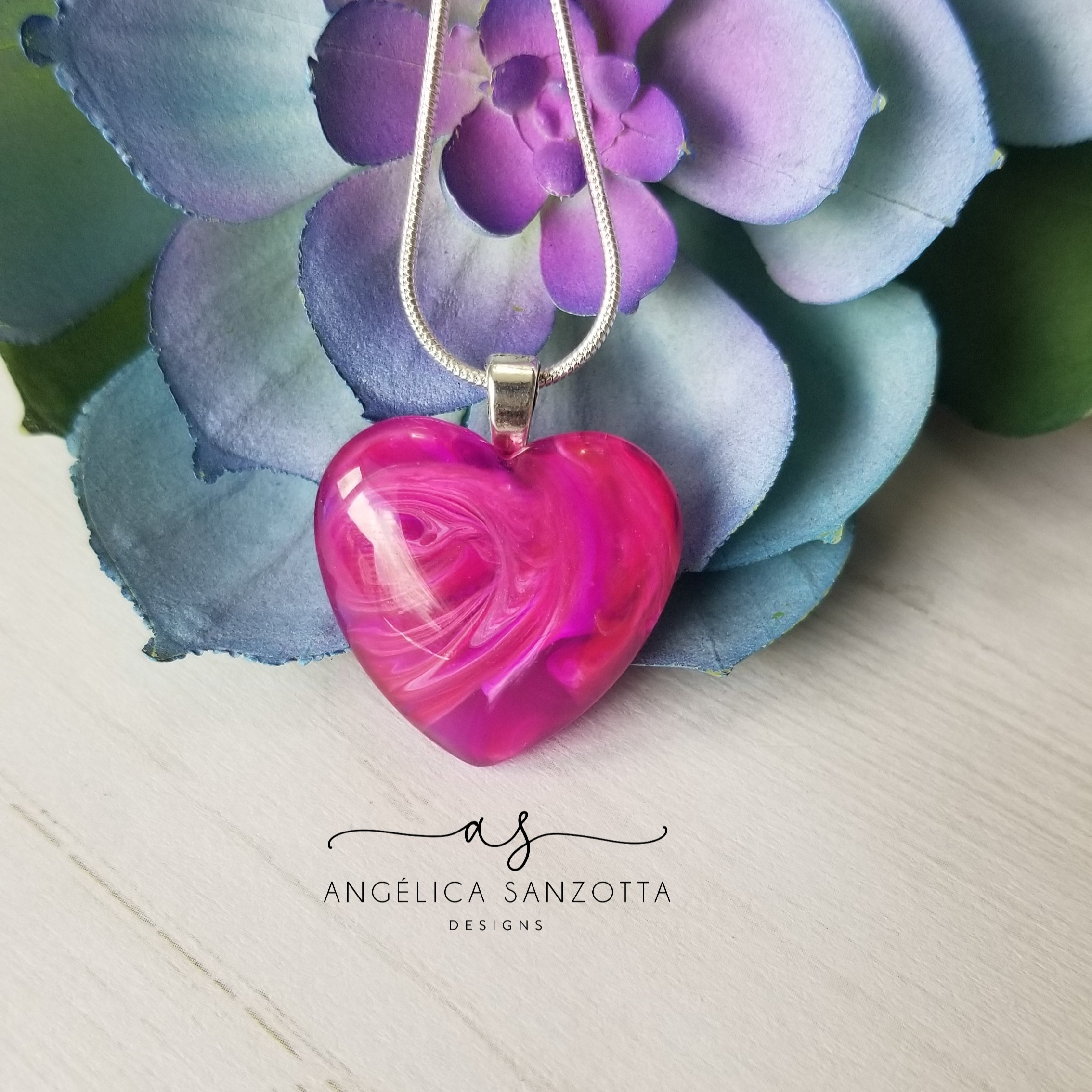 "Corazón 2" custom heart pendant