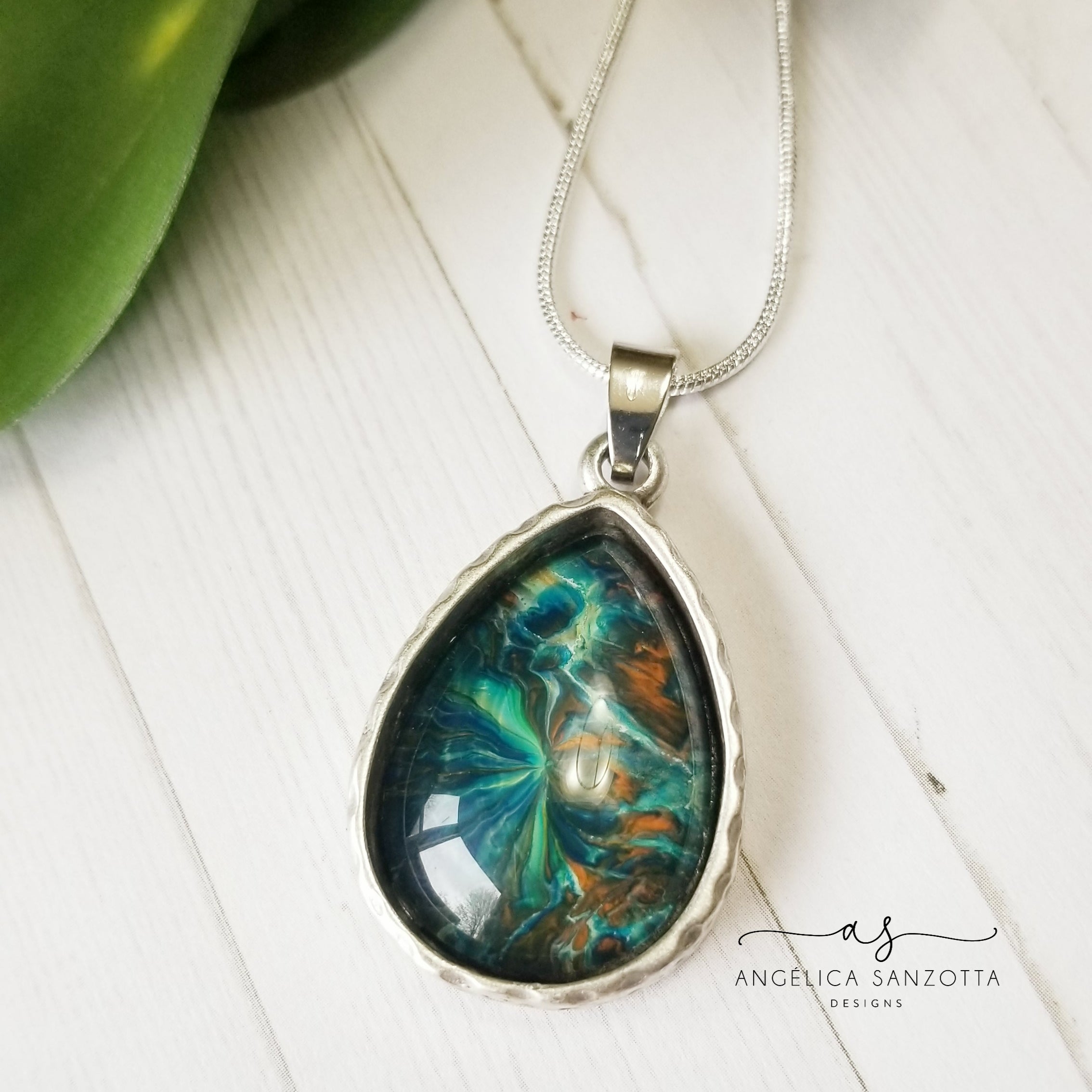 Amazon Garden Pendant - G & P Collection