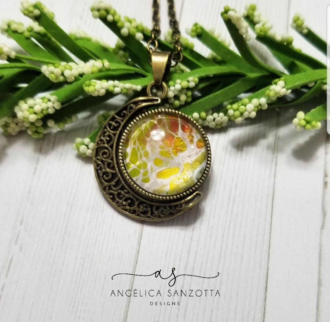 "Swivel" pendant