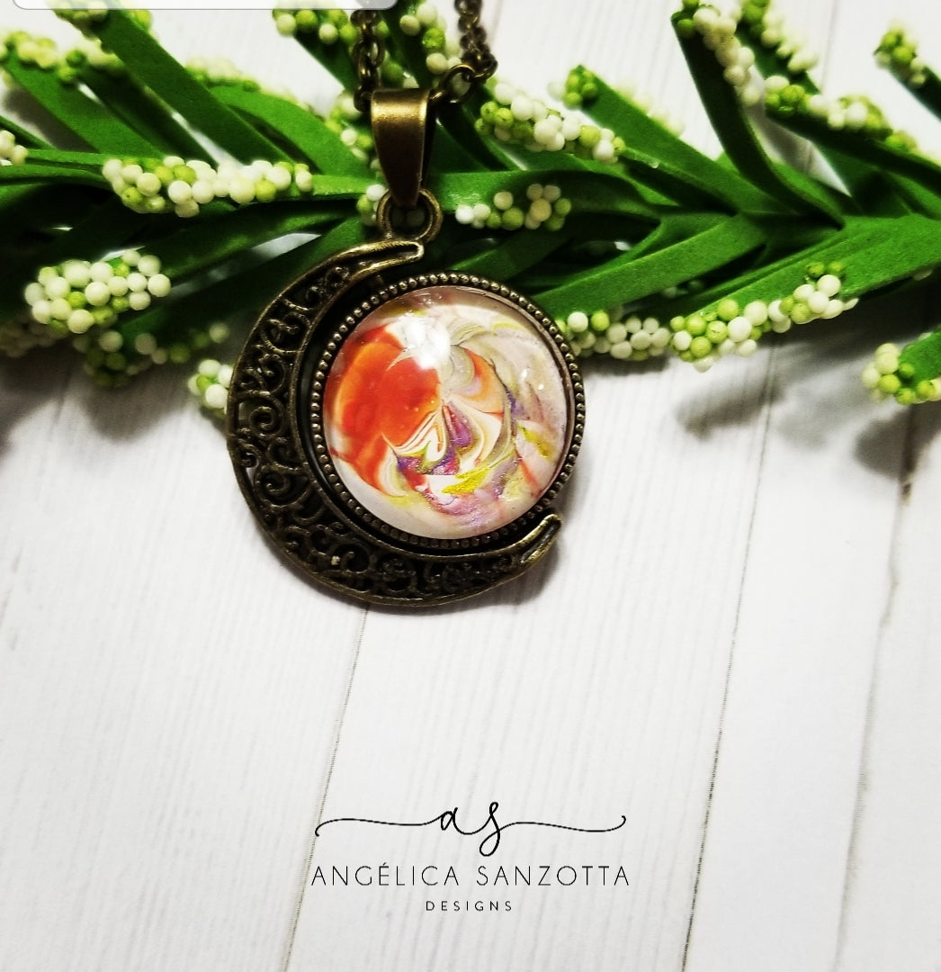 "Swivel" pendant