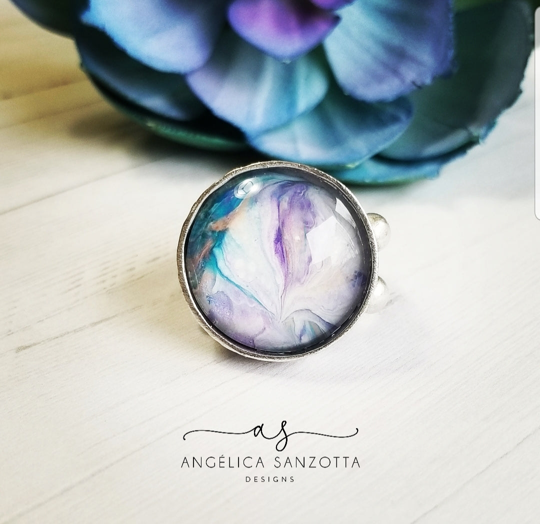 "Iris" ring