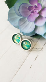 Load image into Gallery viewer, Gold petals earrings - G &amp; P Collection
