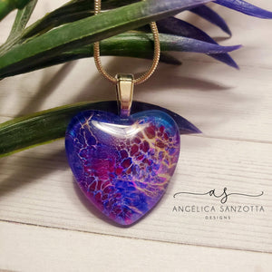 "Amor" heart pendant